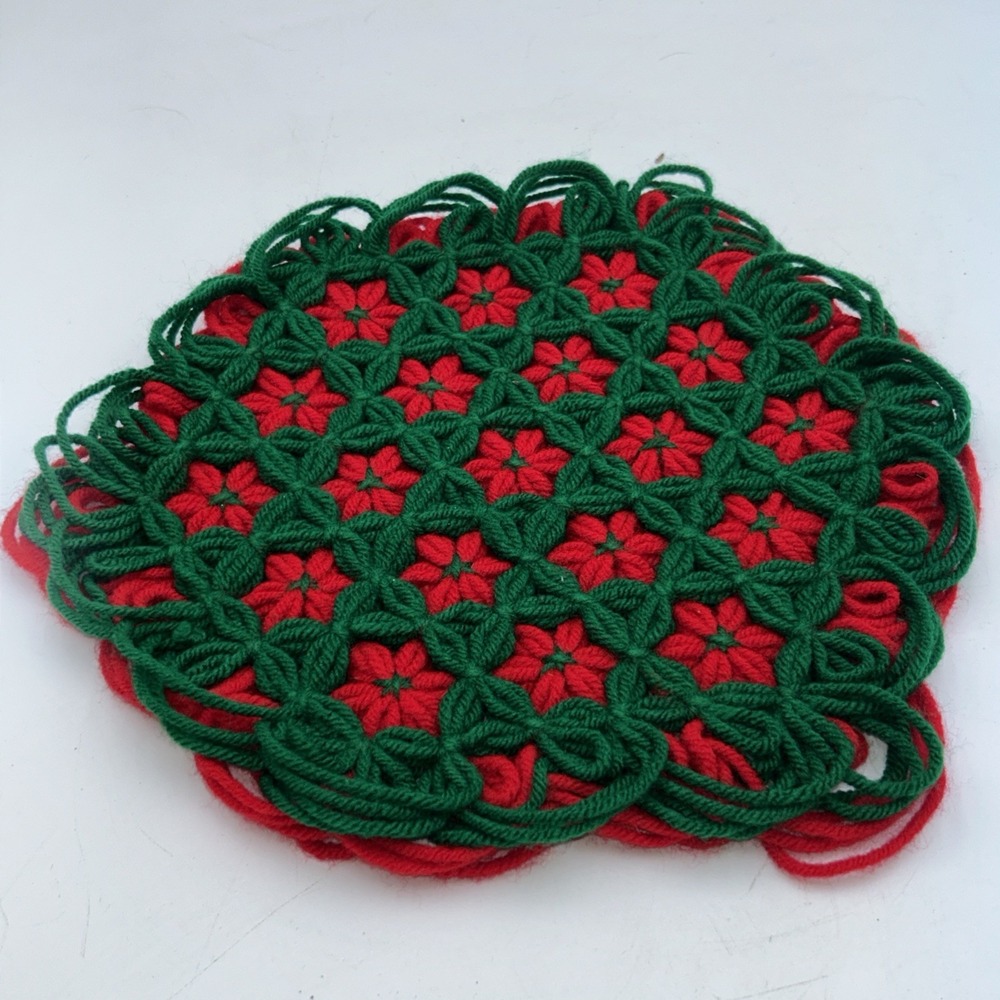 Vintage Homemade Crochet Red & Green Christmas Holiday Table Mat Poinsettia